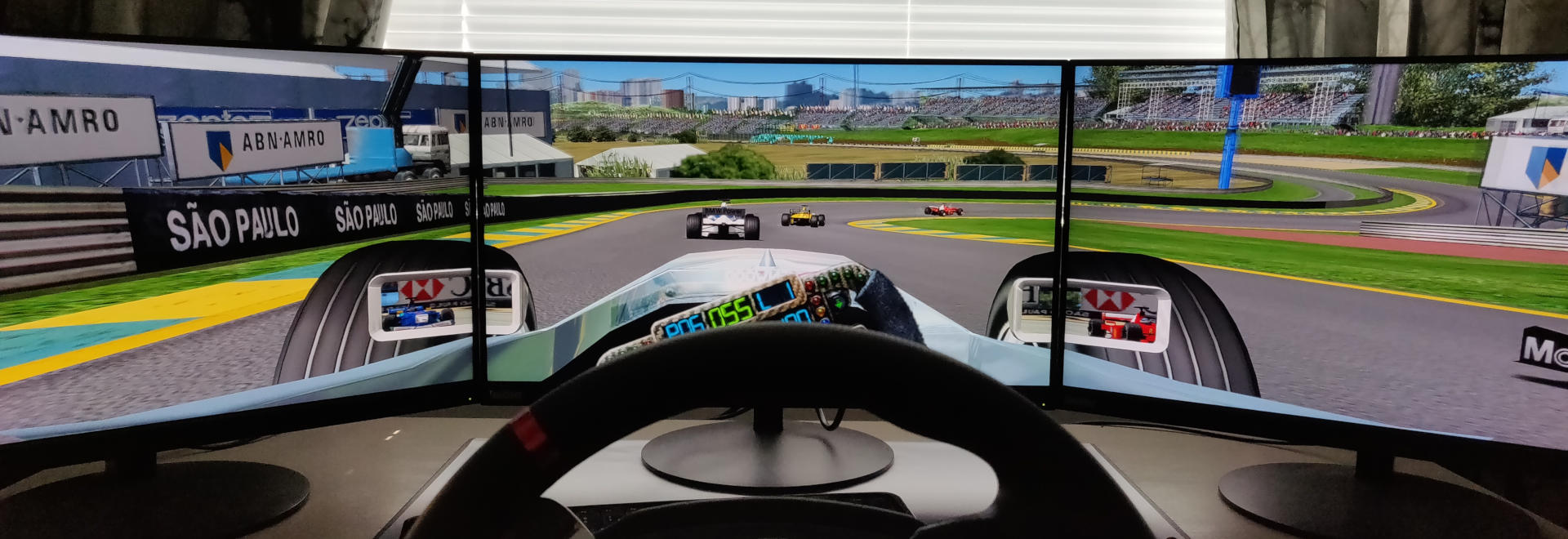 grand_prix_4_three_monitors